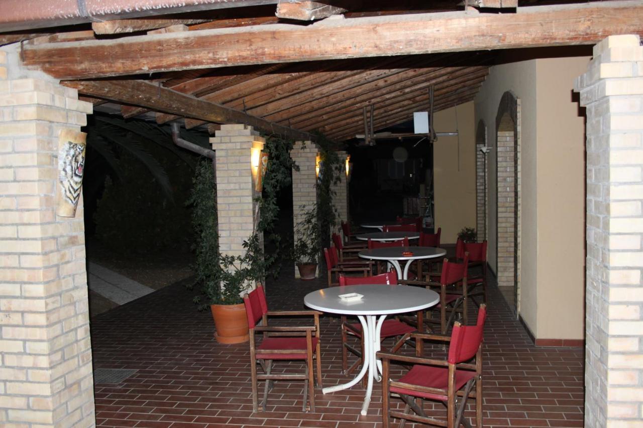 Country-House Pecora Nera Guest House Mosciano SantʼAngelo Eksteriør bilde